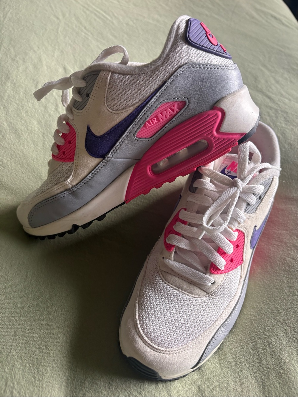 Nike Air Max Women’s White/Pink/Purple Running Sneakers